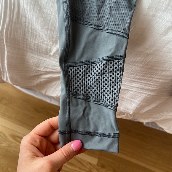 Teal/grey lululemon leggings size 4 - Picture 4 of 7